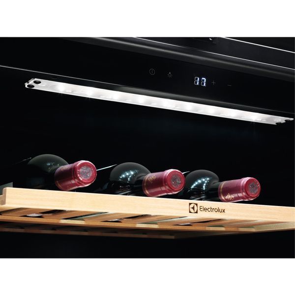 Винна шафа Electrolux EWUS052B5B &ndash; фото