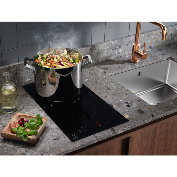 Електрична варильна поверхня Electrolux LHR3233CK &ndash; фото