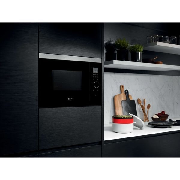 Мікрохвильовка AEG MBE2658S-M &ndash; фото