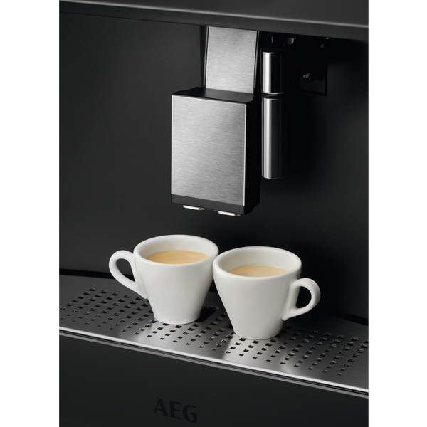 Кавомашина автоматична AEG KKB894500B &ndash; фото