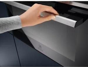 Мікрохвильовка з грилем Electrolux EVM8E08X &ndash; фото