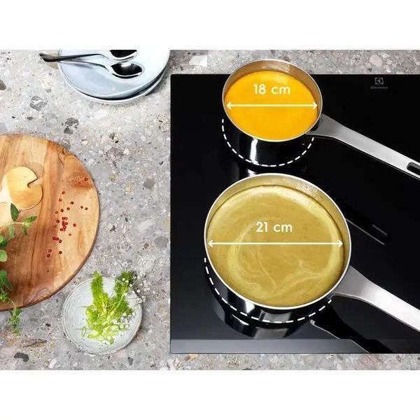 Варочная поверхность электрическая Electrolux EIV83443BW &ndash; фото