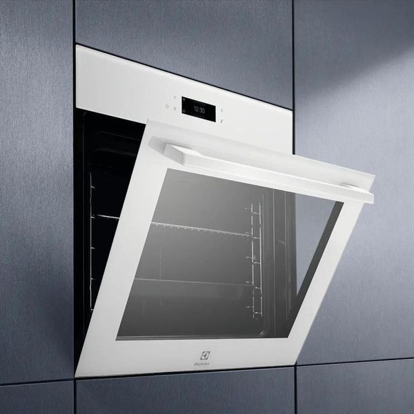 Духовка електрична Electrolux EOE8P39WV &ndash; фото