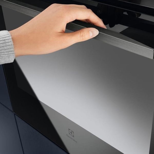 Духовка електрична Electrolux EOE8P39WV &ndash; фото