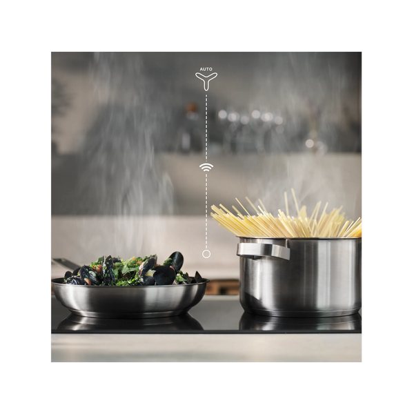 Индукционная варочная панель Electrolux EIT61443B &ndash; фото