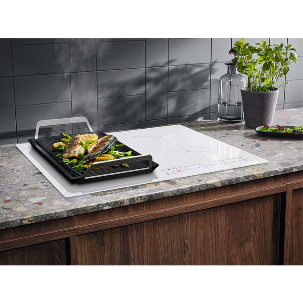 Варочная поверхность электрическая Electrolux EIS62449W &ndash; фото