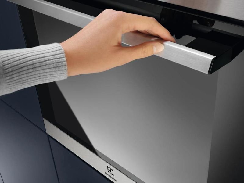 Духовка електрична Electrolux EOF3H00BX &ndash; фото