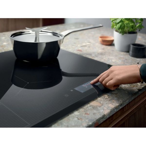 Індукційна варильна поверхня Electrolux EIS6448 &ndash; фото