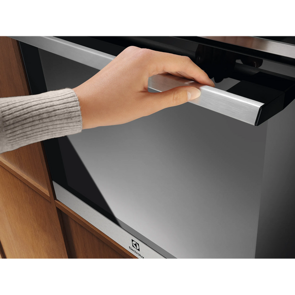 Вбудована духовка Electrolux EOE7P86E &ndash; фото