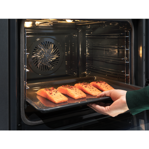 Духовка електрична Electrolux EOB8S39WZ &ndash; фото
