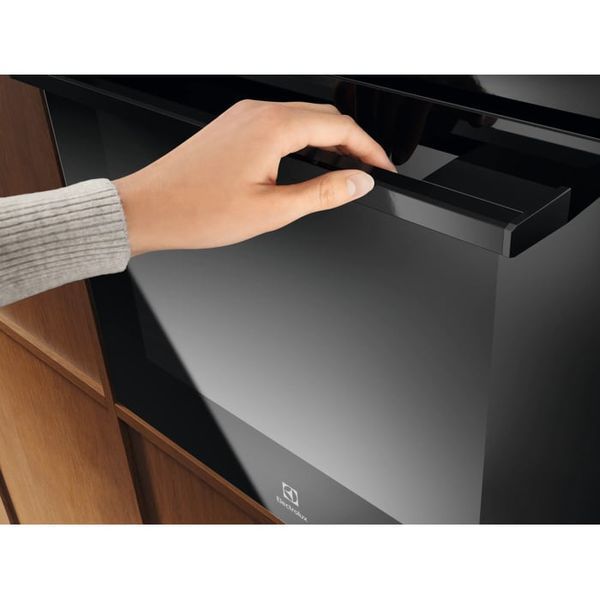 Встроенный электрический духовой шкаф SurroundCook 300 LOF4P06BK &ndash; фото