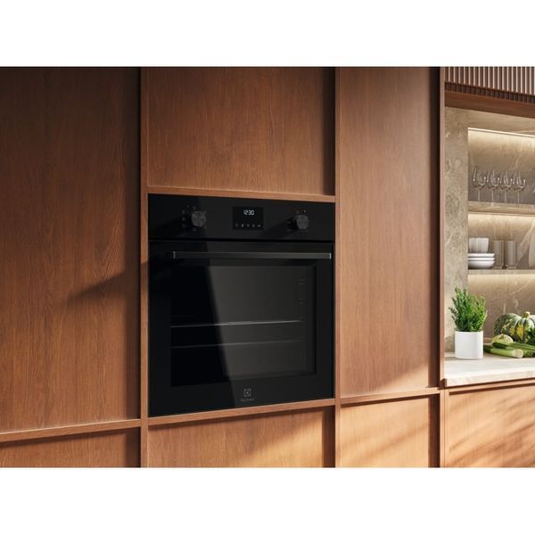 Встроенный электрический духовой шкаф SurroundCook 300 LOF4P06BK &ndash; фото