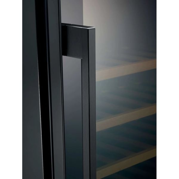 Винний холодильник Electrolux EWS4052B5B чорний 60 см &ndash; фото