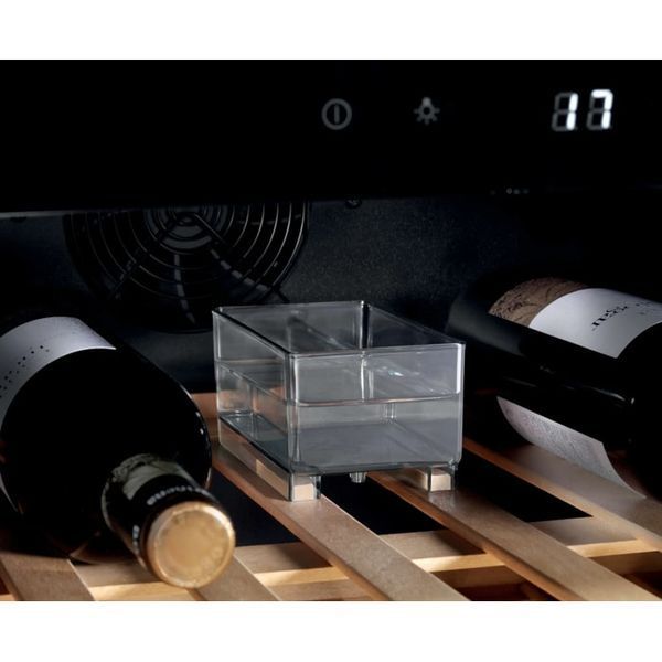 Винний холодильник Electrolux EWS4052B5B чорний 60 см &ndash; фото