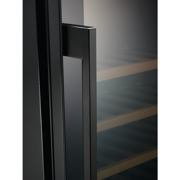 Винний холодильник Electrolux EWS4052B5B чорний 60 см &ndash; фото