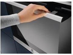 Духовка электрическая Electrolux EOC8P39WX &ndash; фото