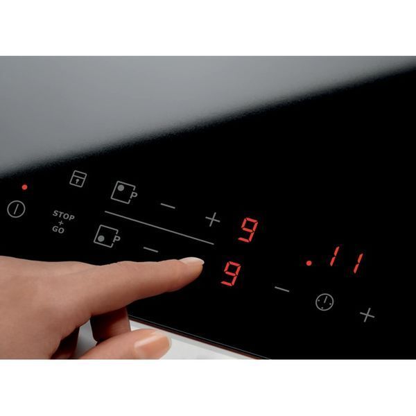 Варочная поверхность электрическая Electrolux EHF6342XOK &ndash; фото