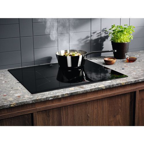 Індукційна варильна поверхня Electrolux IPES6452KF &ndash; фото