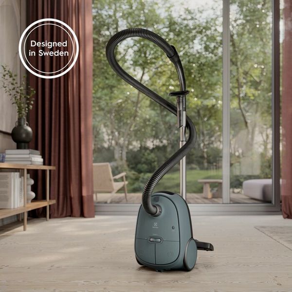 Мішковий пилосос Electrolux EB61C1OG з HEPA‑фільтром &ndash; фото