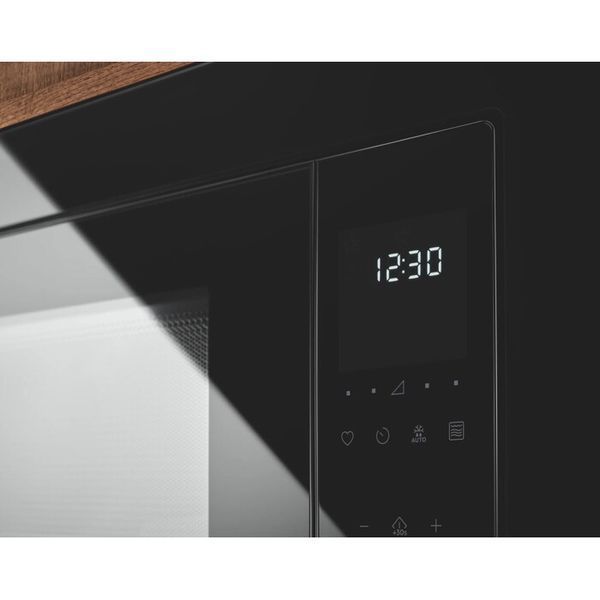 Вбудована мікрохвильова піч Electrolux LMS4253TBK (чорна) &ndash; фото