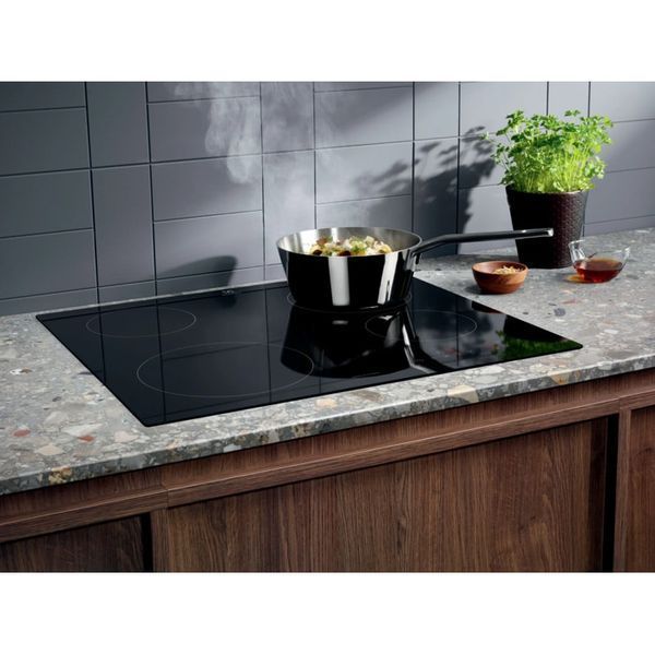 Індукційна варильна поверхня Electrolux LIB60420CK &ndash; фото