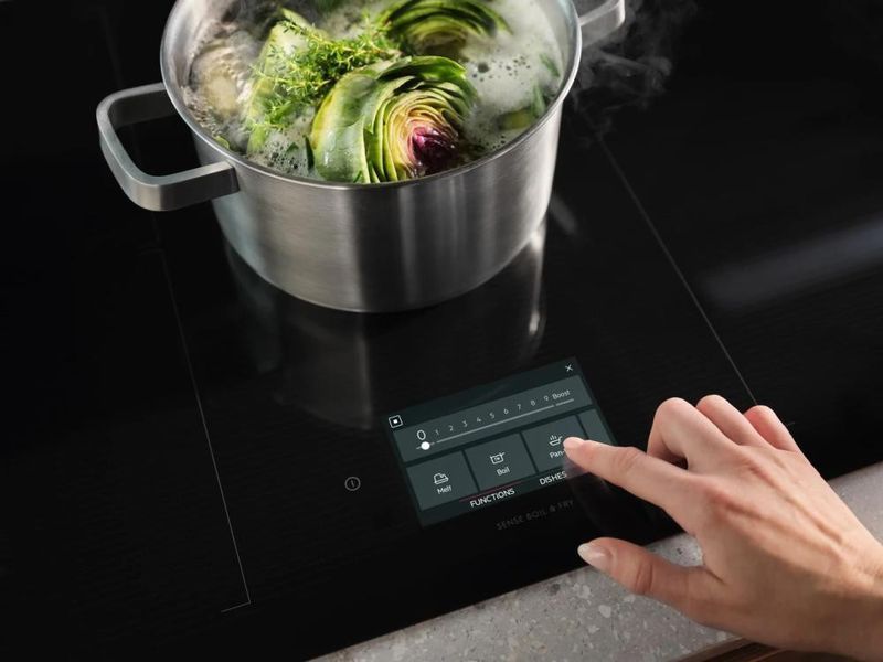 Индукционная варочная поверхность Sense Boil+Fry 60 см EIS67483 &ndash; фото