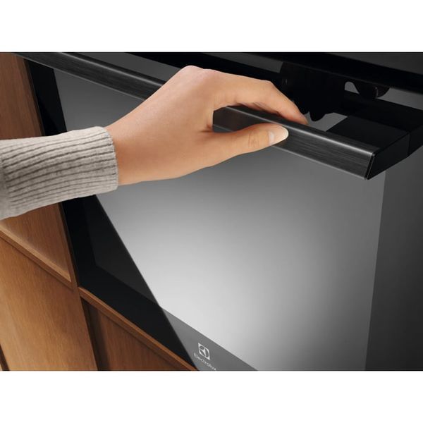 Духовка електрична Electrolux EOF3H40BK &ndash; фото