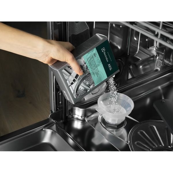 Соль для посудомоечной и стиральной машины - Рекомендовано Electrolux, AEG и Zanussi M3GCS201 &ndash; фото
