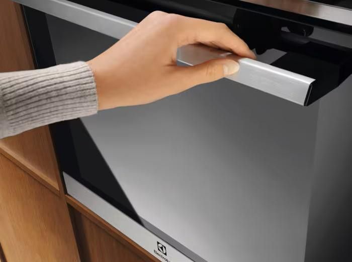 Духовка електрична Electrolux EOE8P38X &ndash; фото