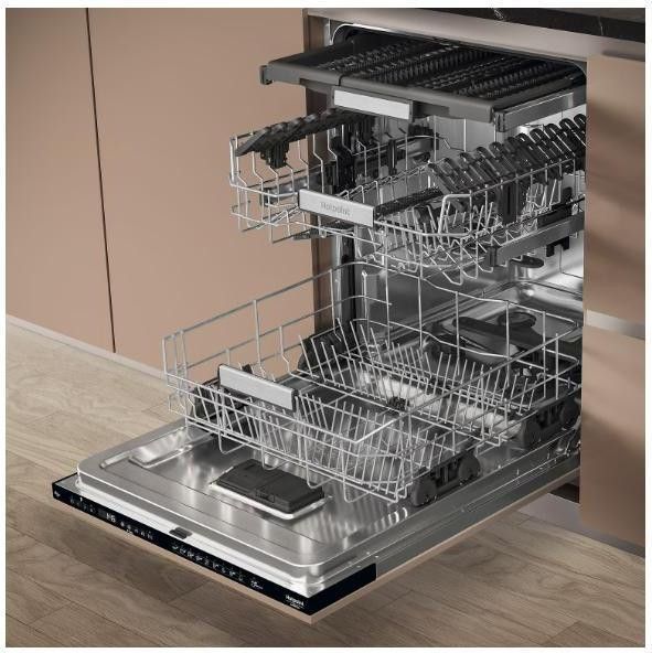Посудомийна машина Hotpoint-Ariston HM7 42 L &ndash; фото
