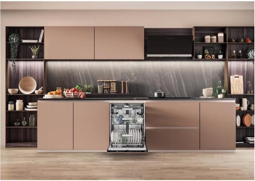 Посудомийна машина Hotpoint-Ariston HM7 42 L &ndash; фото